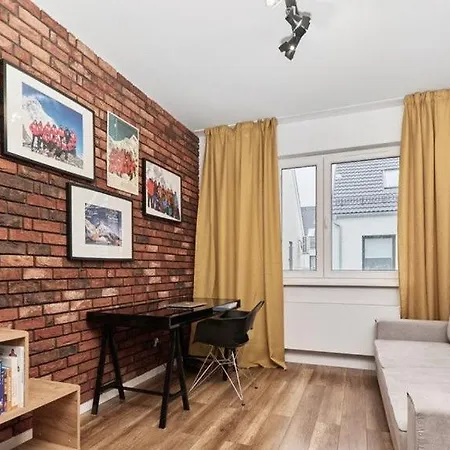 Stylish Two-story - Nowy Oltaszyn アパート