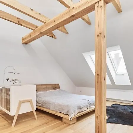 Stylish Two-story - Nowy Oltaszyn アパート