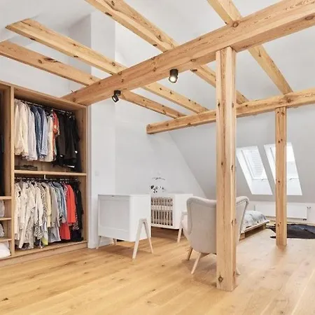 Stylish Two-story - Nowy Oltaszyn アパート